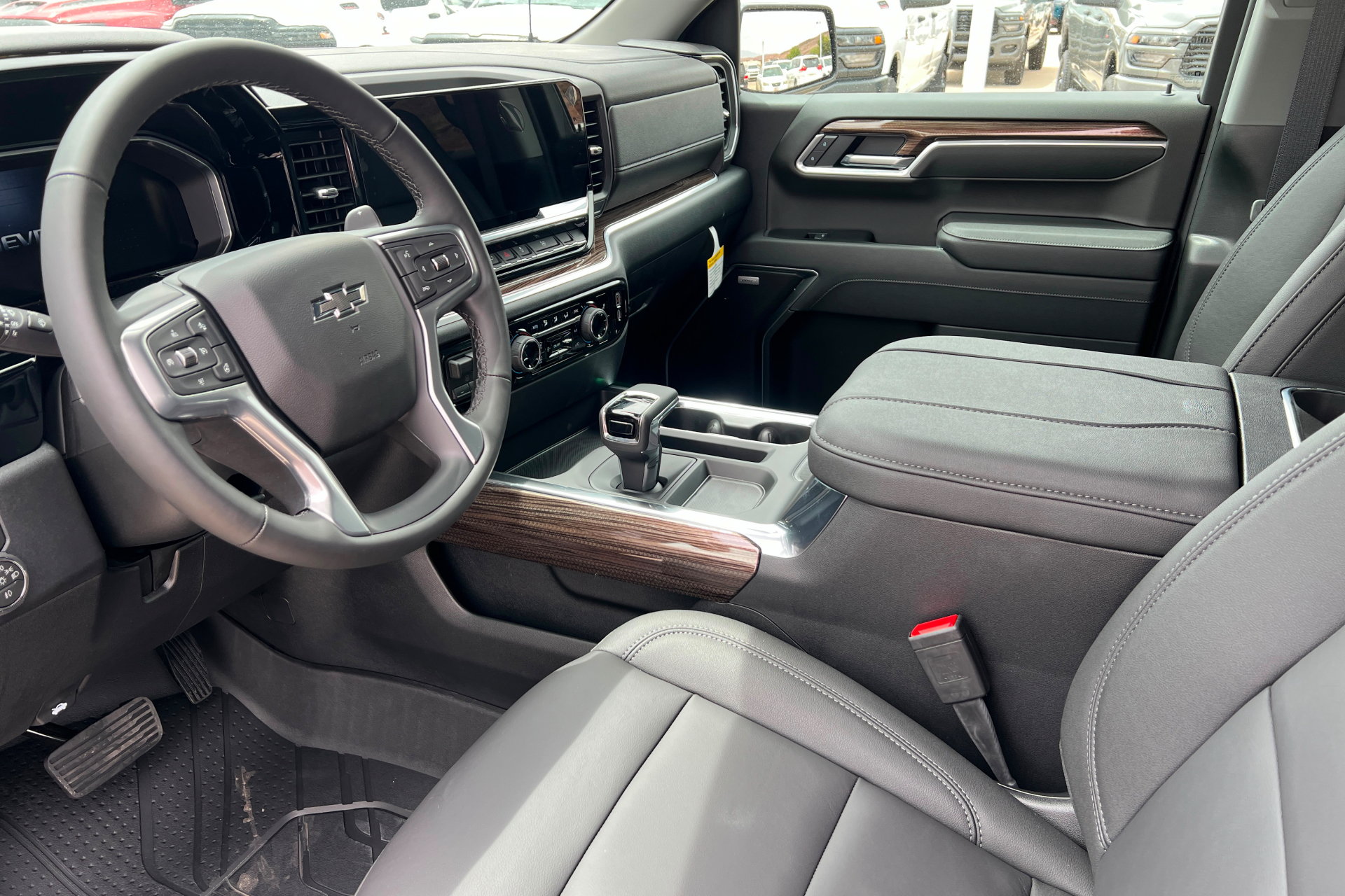 New 2026 Chevrolet Silverado 1500 RST w/ RST All Star Premium Package AWD/4WD image 16