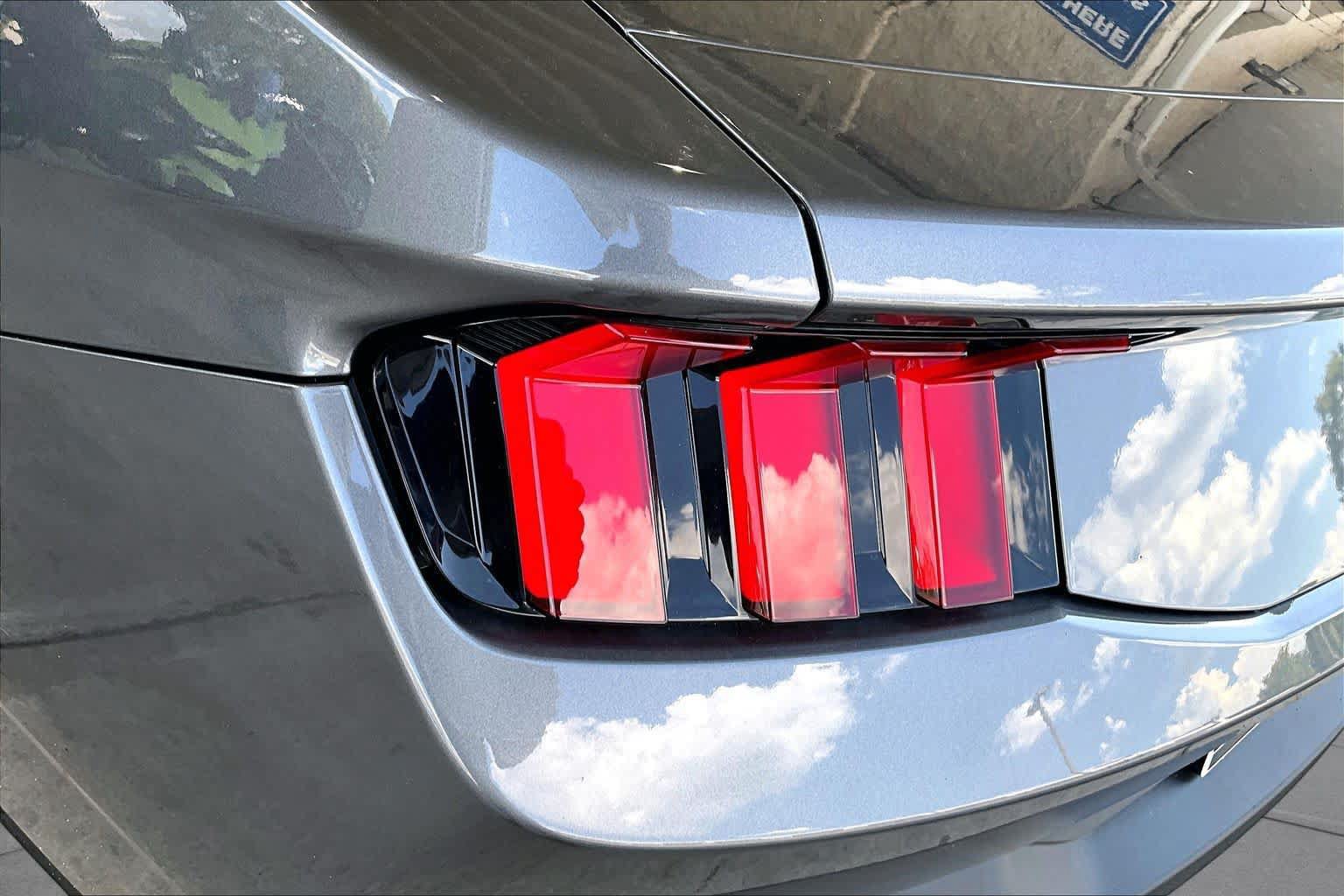 Used 2025 Ford Mustang Coupe RWD image 24
