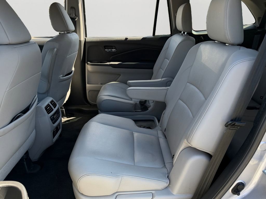 Used 2022 Honda Pilot Elite image 11