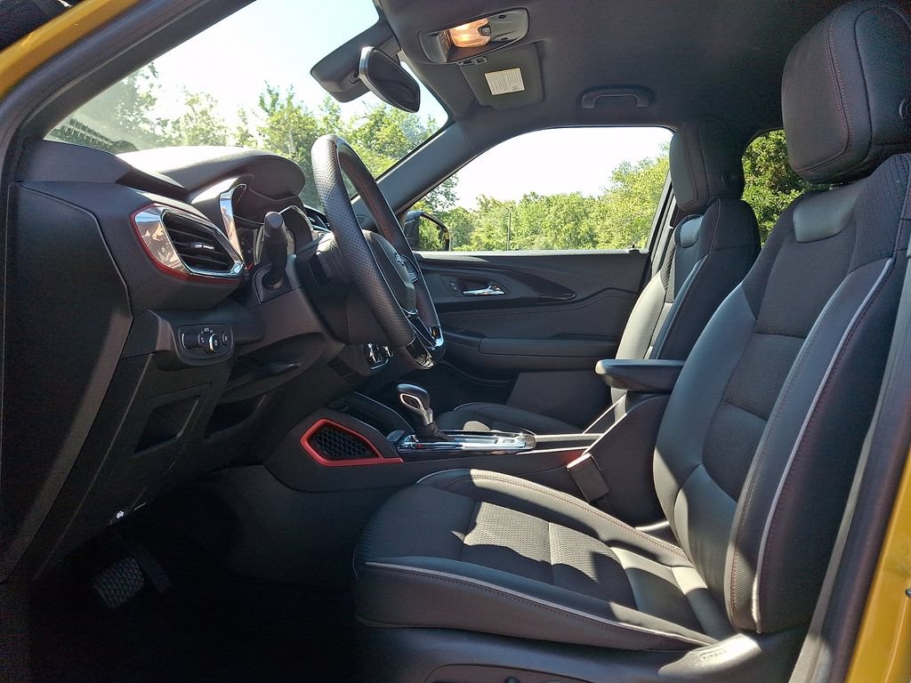 Used 2023 Chevrolet TrailBlazer RS w/ Convenience Package AWD/4WD image 14