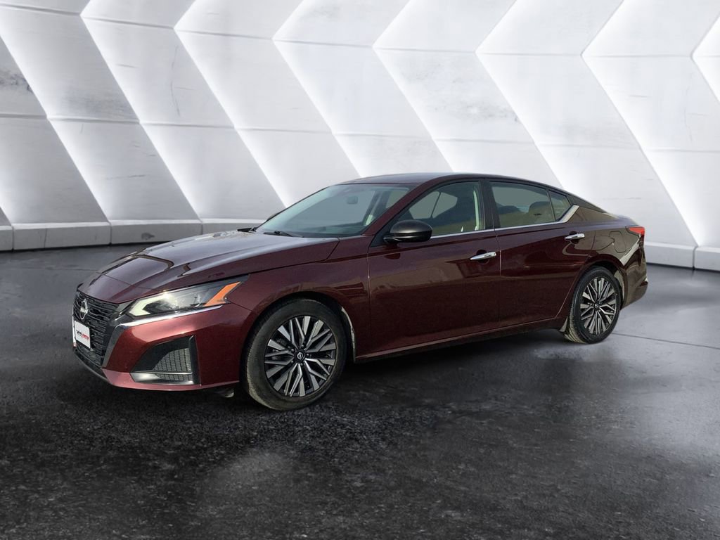 Used 2024 Nissan Altima 2.5 SV image 3