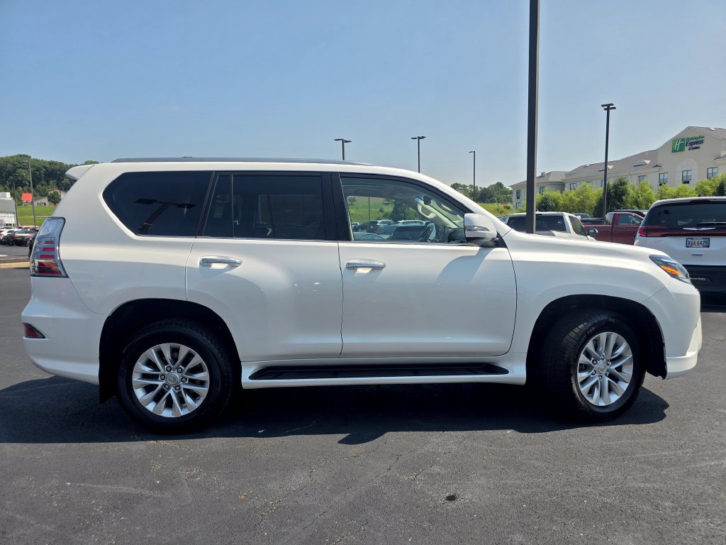 Used 2023 Lexus GX 460 Premium w/ Premium Package AWD/4WD image 10