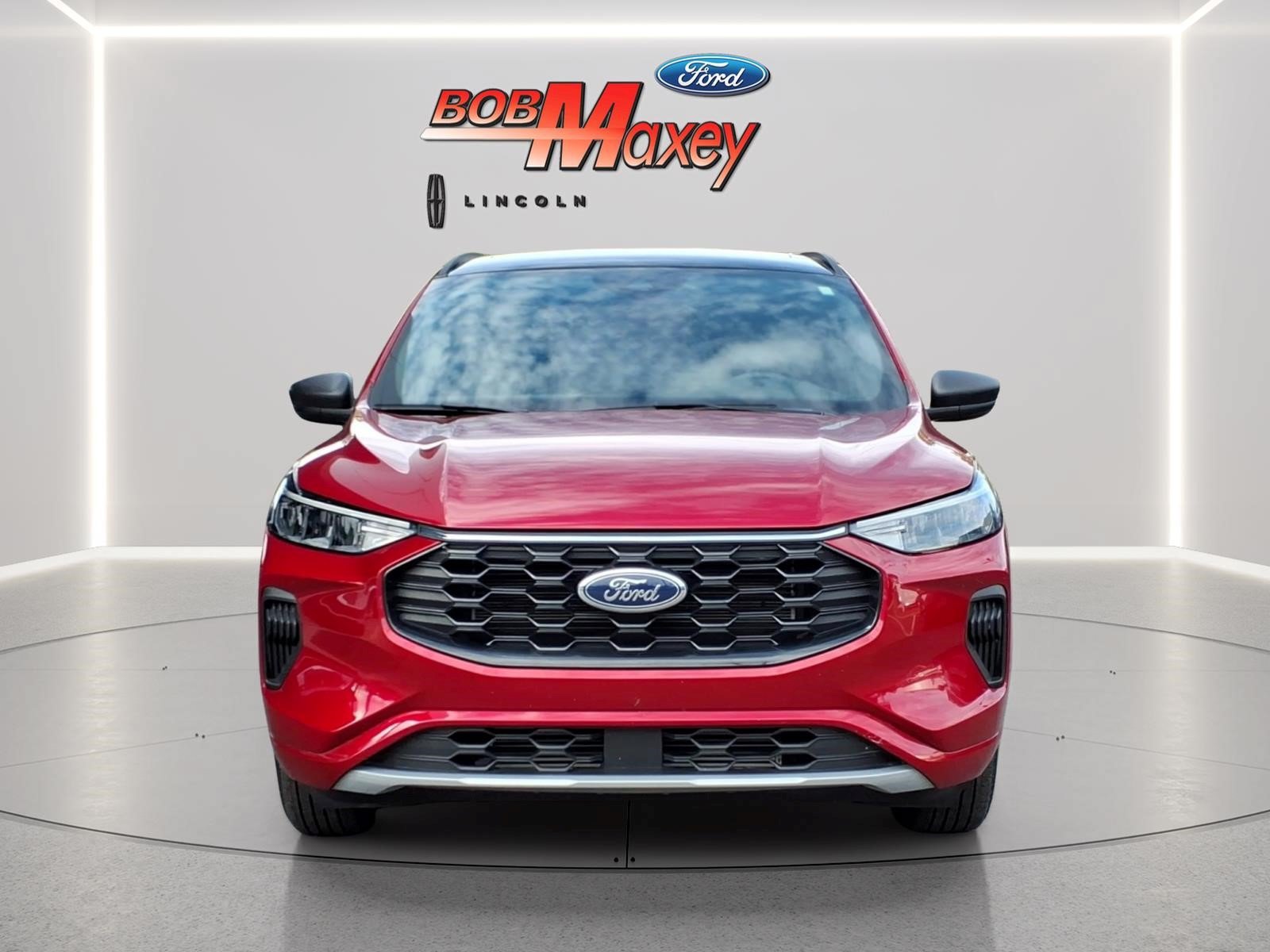 Used 2023 Ford Escape ST-Line w/ Tech Pack #1 AWD/4WD image 2