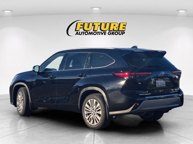 Used 2023 Toyota Highlander Platinum image 7