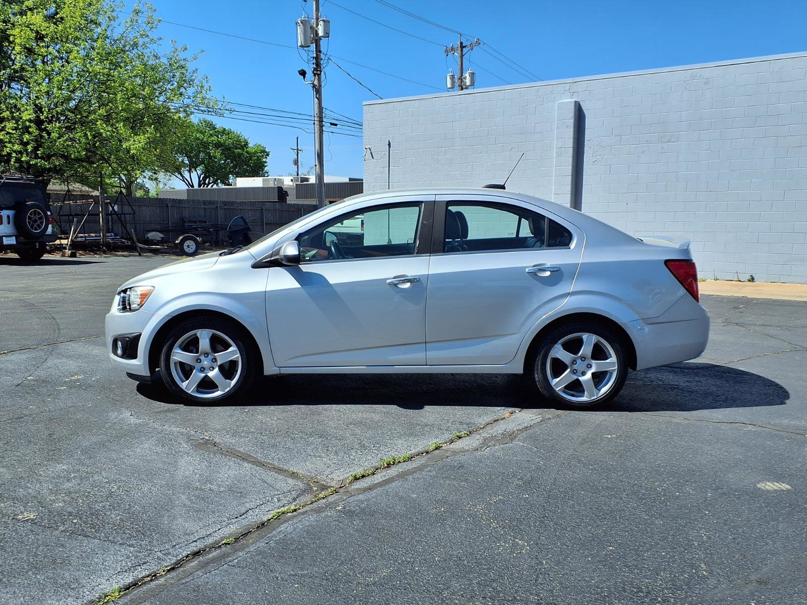 Used 2015 Chevrolet Sonic LTZ FWD image 5
