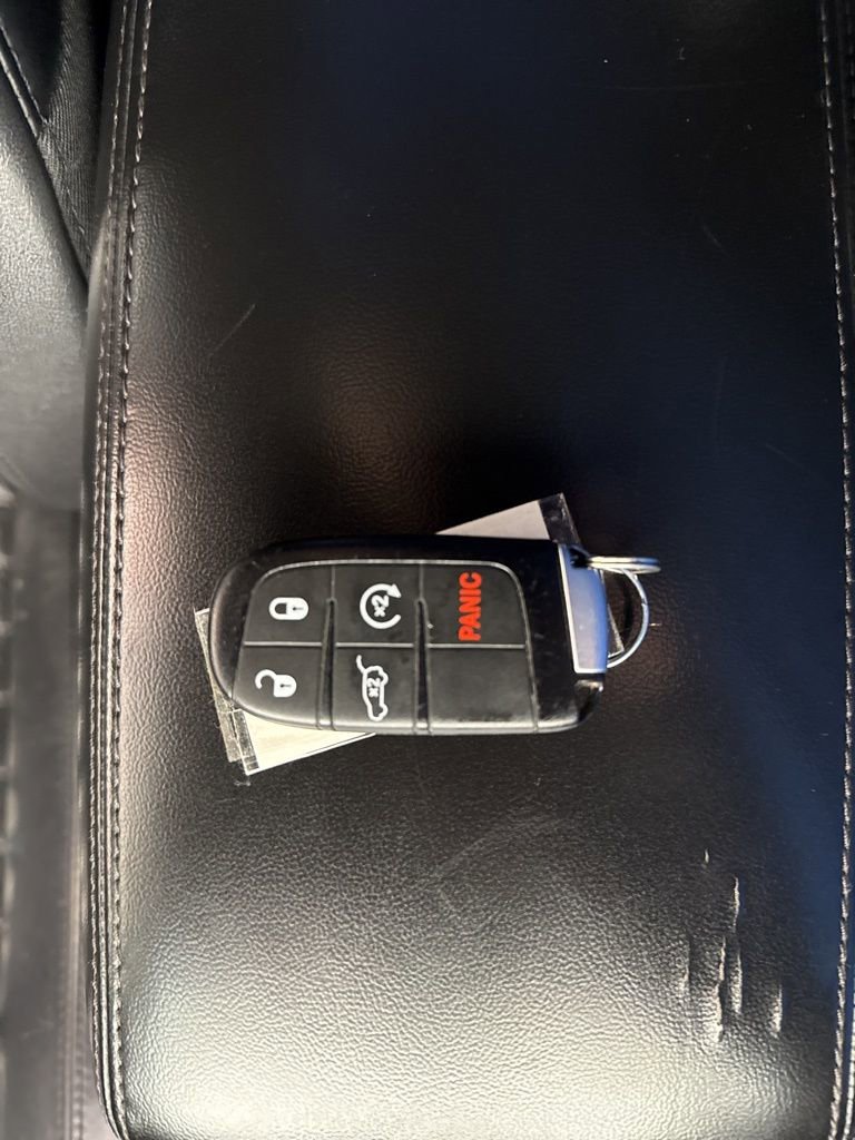 Used 2019 Jeep Grand Cherokee Limited AWD/4WD image 36