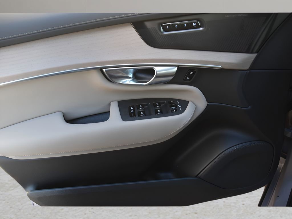 Certified 2026 Volvo XC90 B5 Plus w/ Protection Package Premier image 29