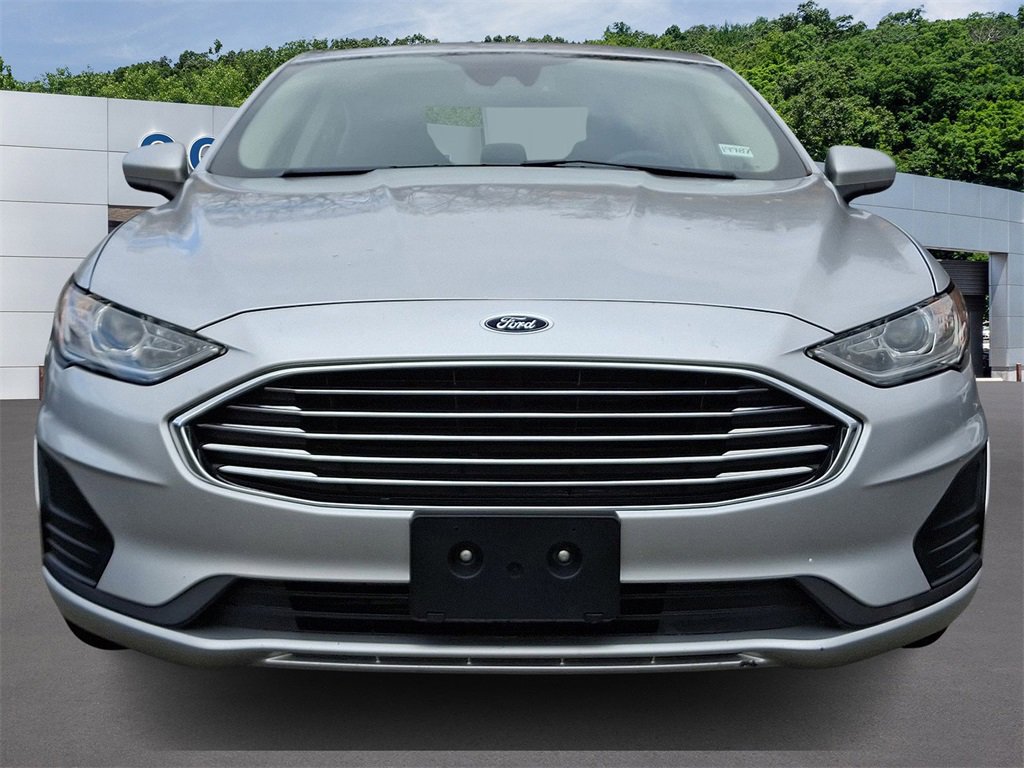 Certified 2019 Ford Fusion SE image 2