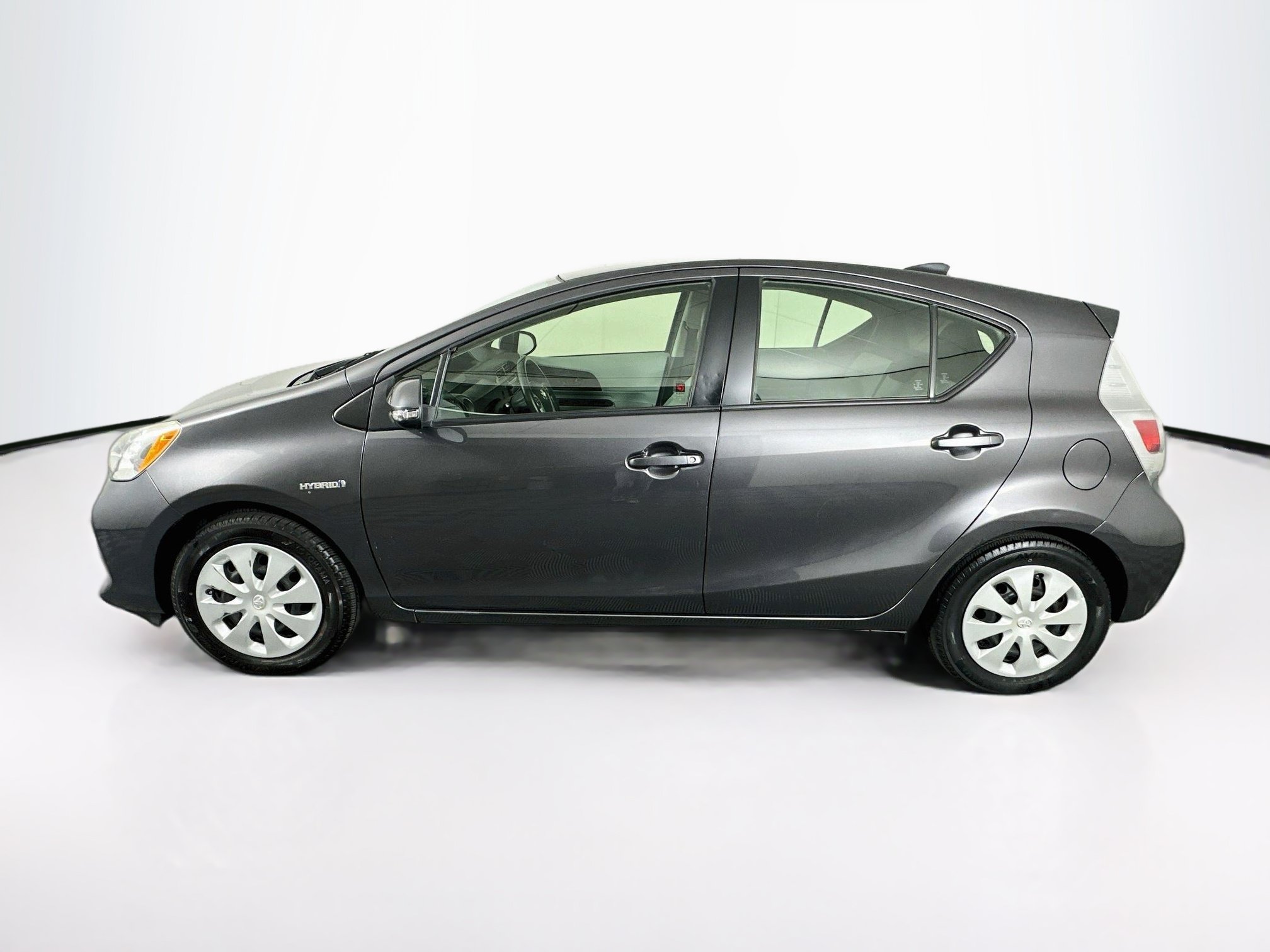 Used 2014 Toyota Prius C One FWD image 4