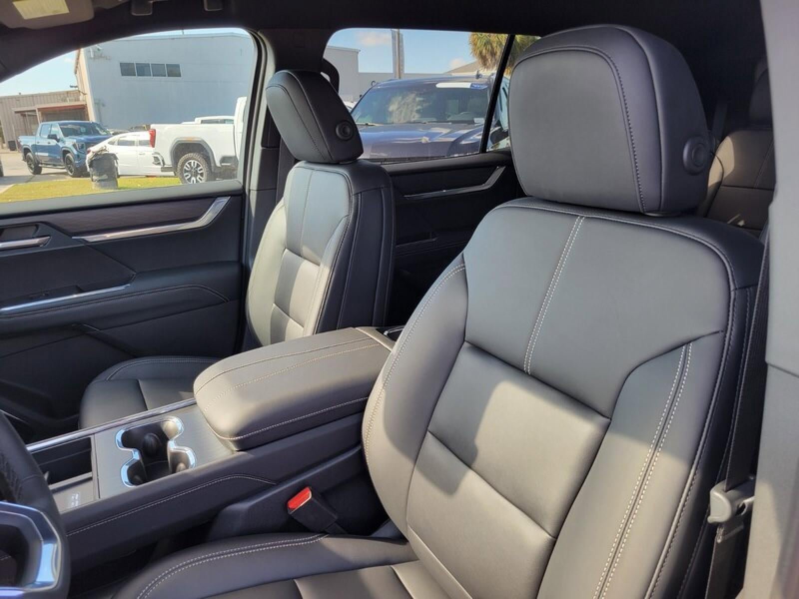 New 2026 GMC Acadia Elevation w/ Black Edition FWD image 12