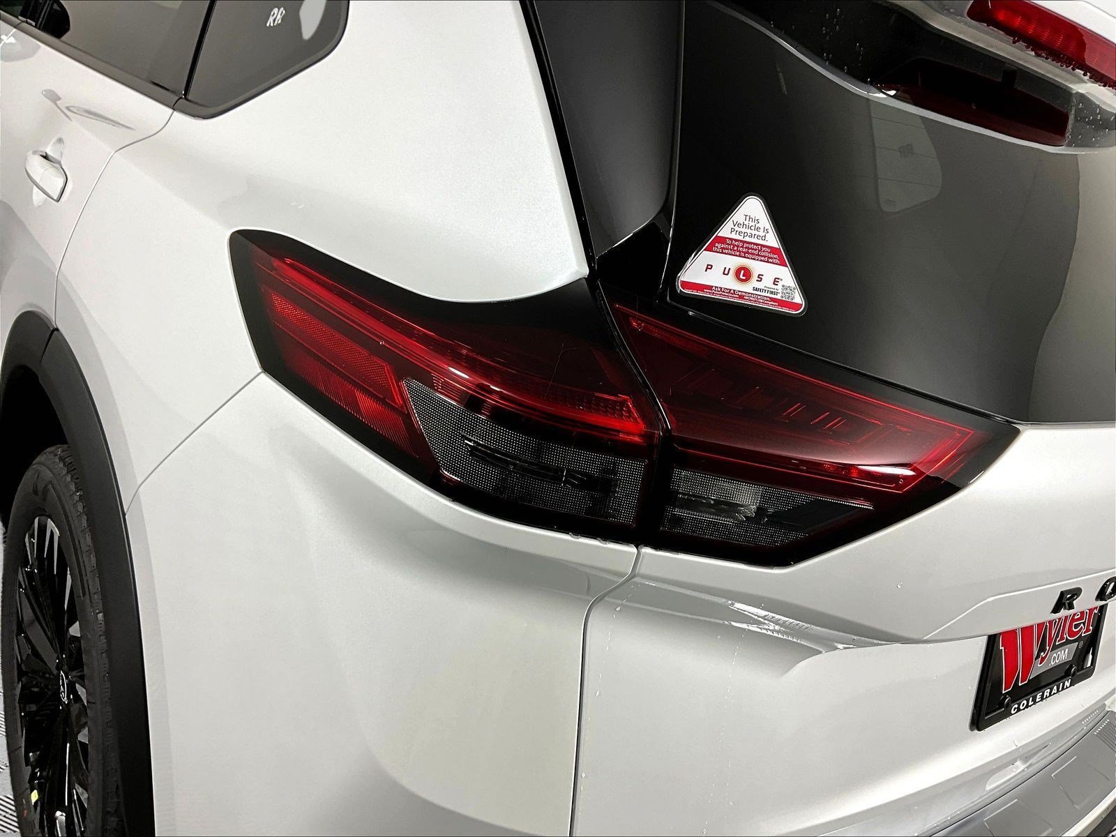 New 2026 Nissan Rogue Dark Armor AWD/4WD image 15