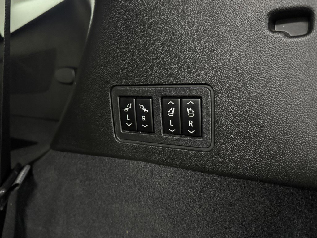 Used 2022 Cadillac XT6 Sport w/ Technology Package image 39