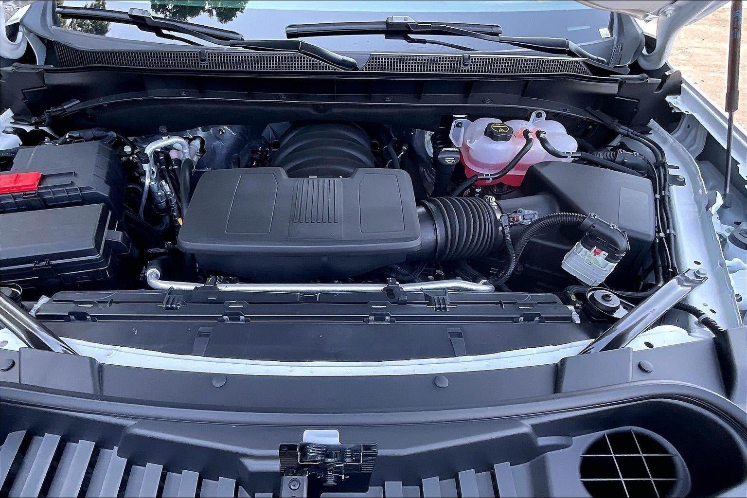New 2026 Chevrolet Suburban LT AWD/4WD image 10