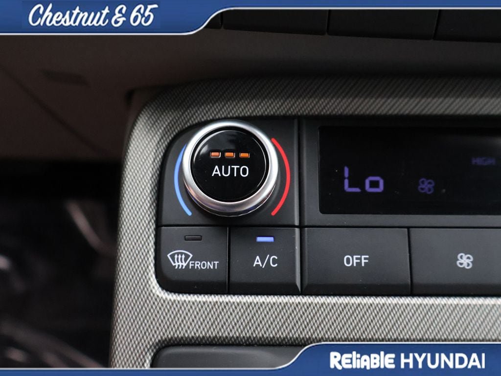 Certified 2025 Hyundai Palisade SEL FWD image 34