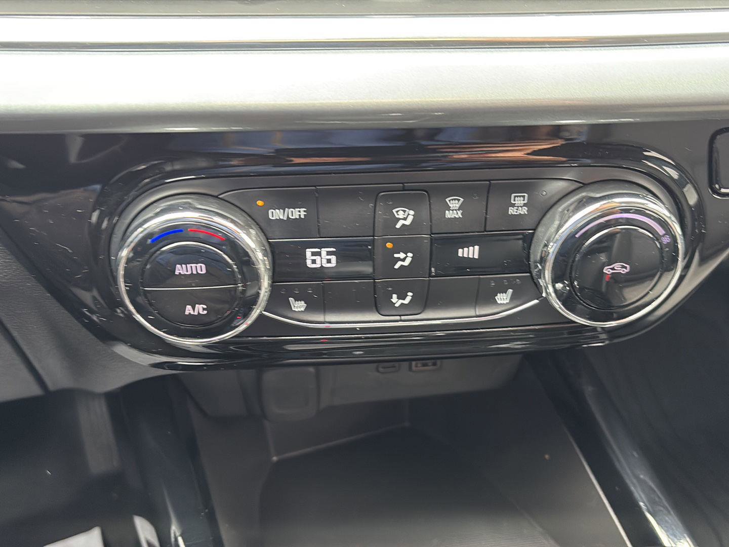 Used 2024 Chevrolet Trax LT w/ Driver Confidence Package image 20