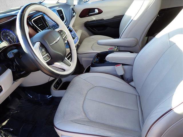 Used 2017 Chrysler Pacifica Limited w/ Advanced Safetytec Group image 13