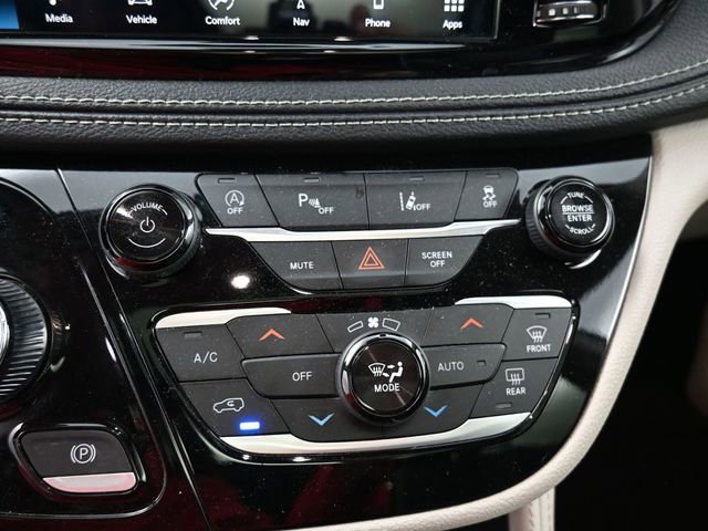 Used 2023 Chrysler Pacifica Limited FWD image 28