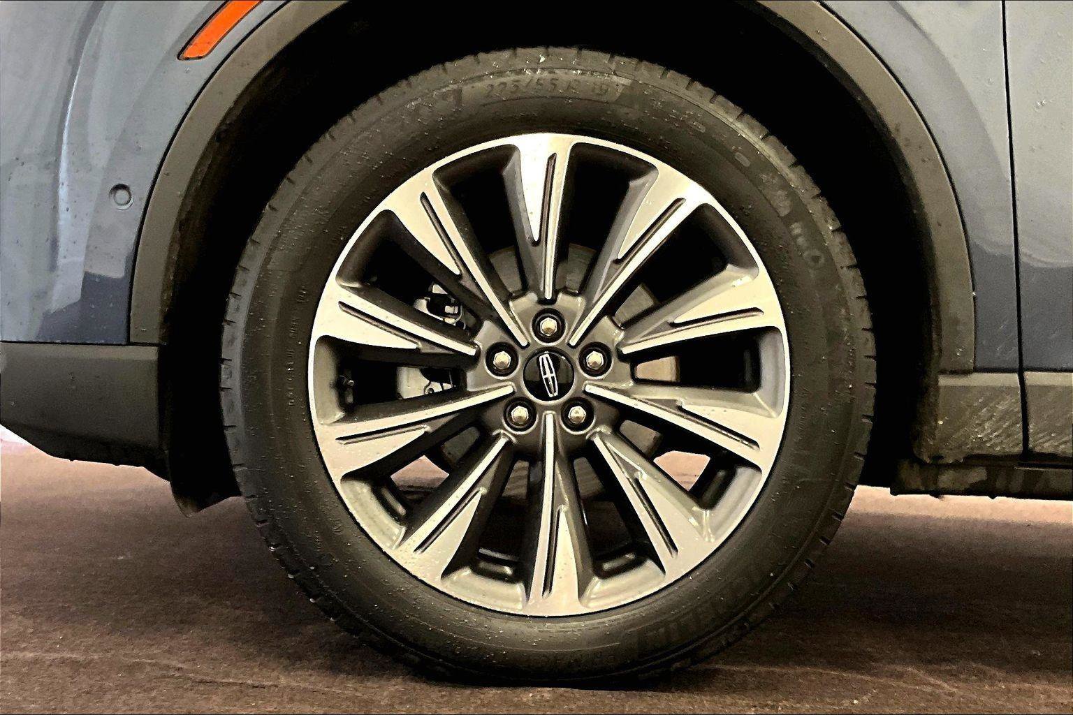 Used 2022 Lincoln Corsair Reserve w/ Equipment Group 201A image 8