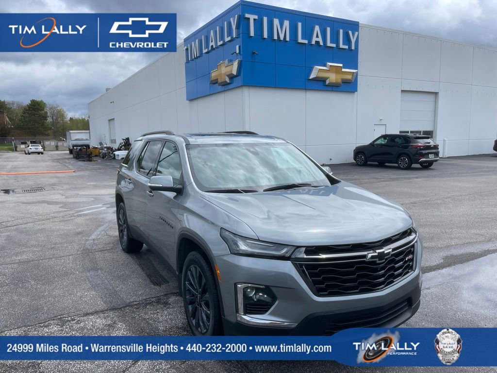 Used 2023 Chevrolet Traverse RS w/ LPO, Floor Liner Package AWD/4WD image 1