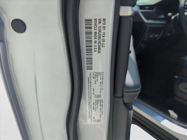 New 2025 Jeep Grand Cherokee Limited w/ Luxury Tech Group II RWD image 20