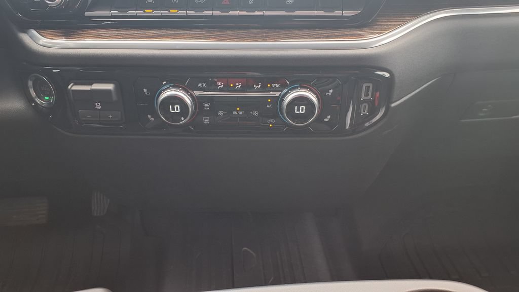 Used 2026 GMC Sierra 1500 Elevation w/ Elevation Select Package AWD/4WD image 17
