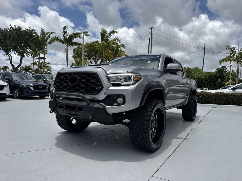 Used 2017 Toyota Tacoma TRD Sport w/ Tow Package RWD image 31