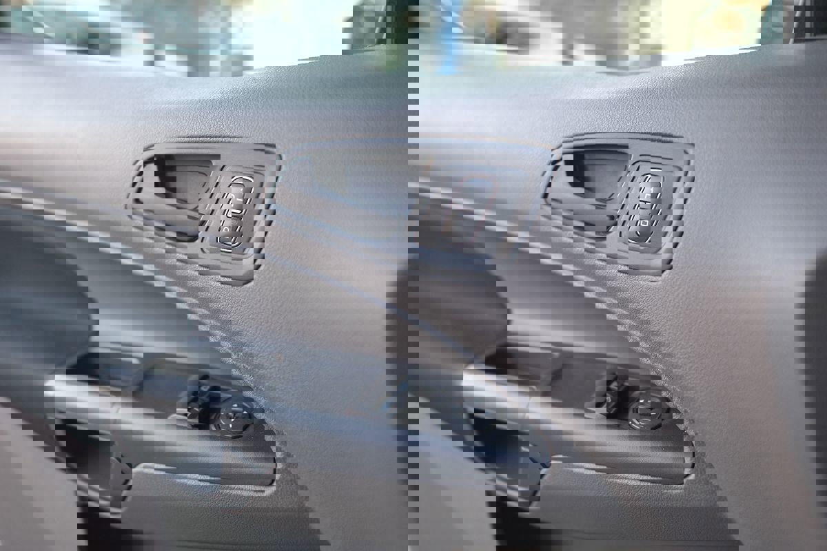 Used 2020 Ford Transit Connect XL image 12