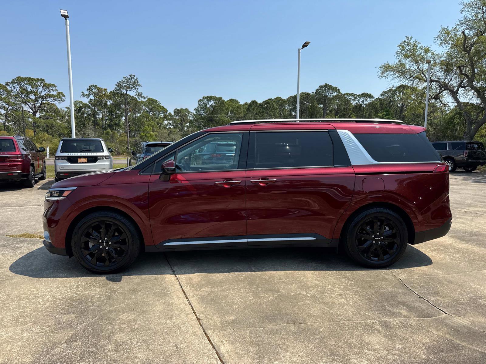 Used 2024 Kia Carnival SX Prestige image 6