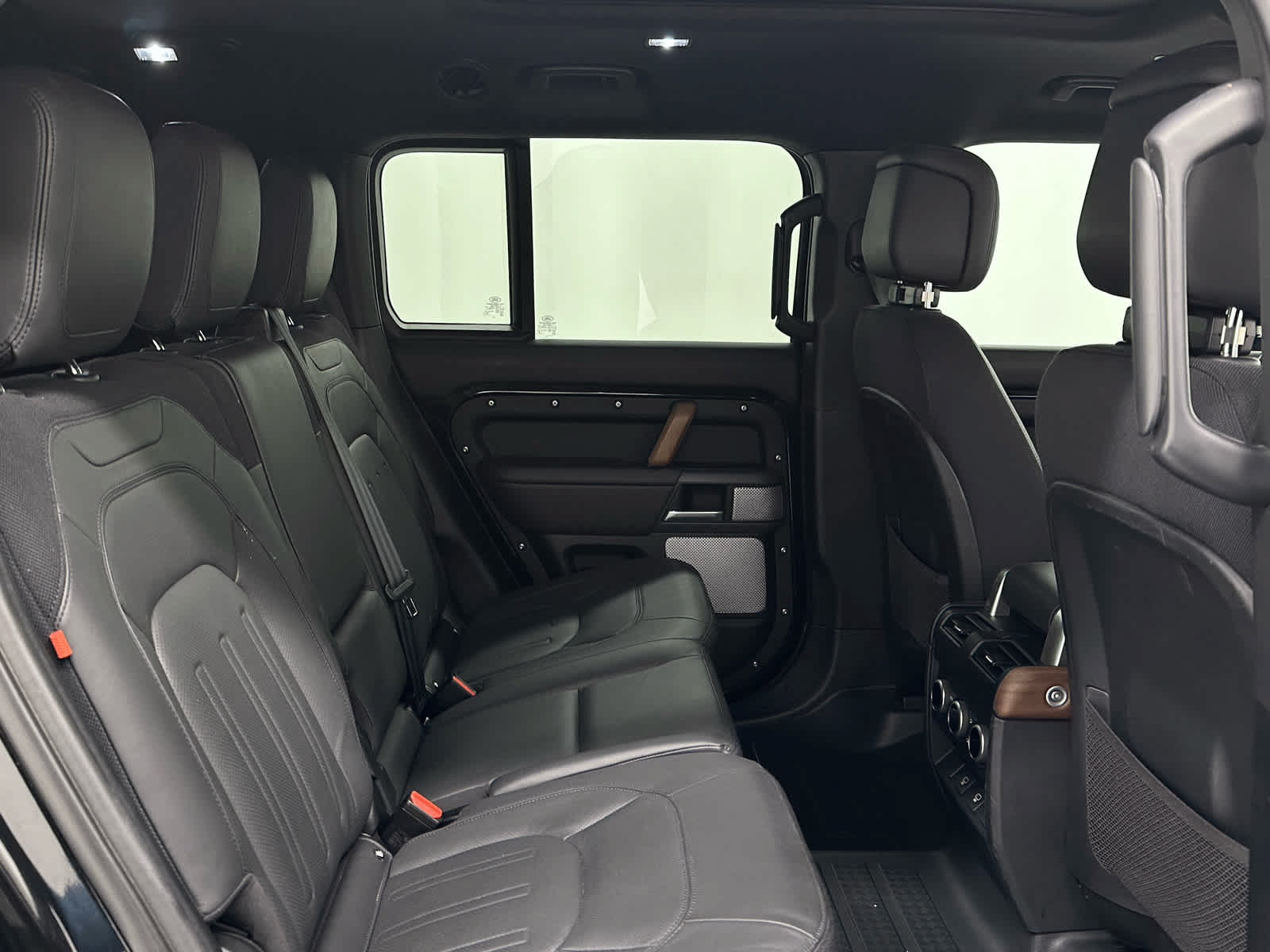 Used 2024 Land Rover Defender 130 X AWD/4WD image 22
