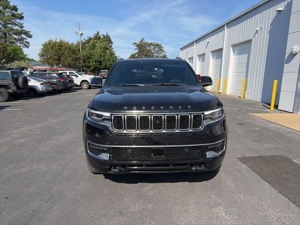 Used 2023 Jeep Wagoneer 4WD w/ Premium Group I image 2