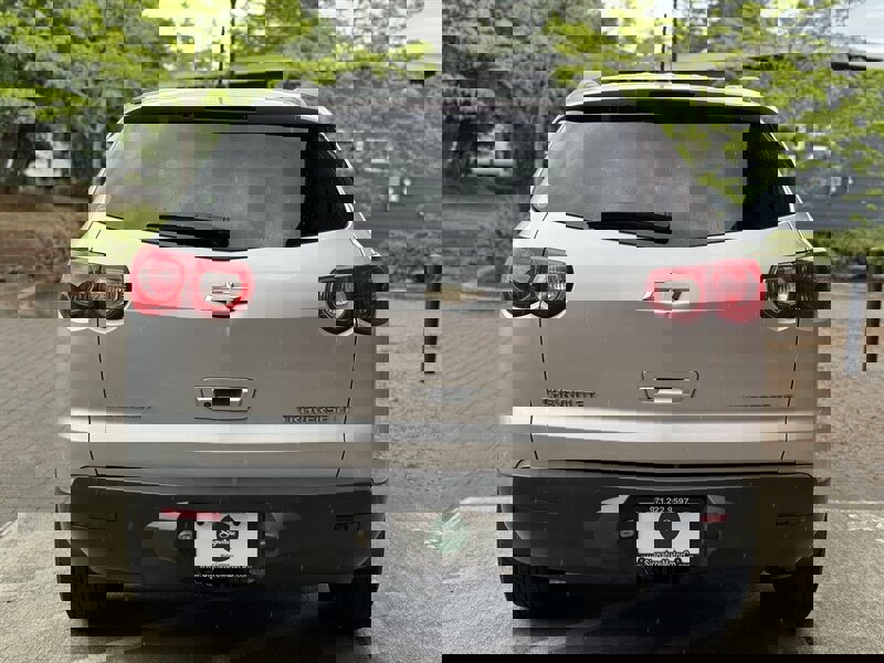 Used 2009 Chevrolet Traverse LT image 4