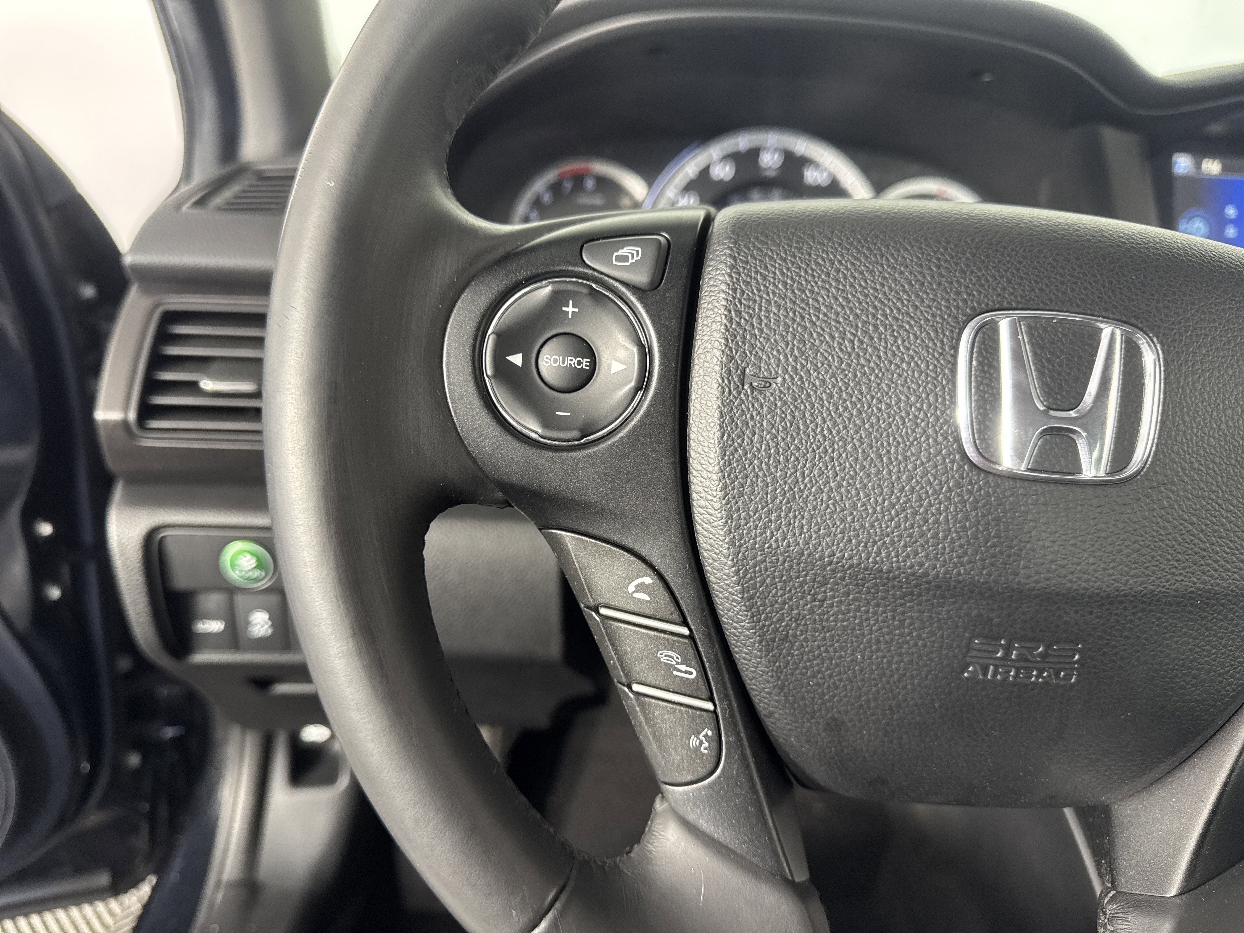 Used 2015 Honda Accord EX-L image 28