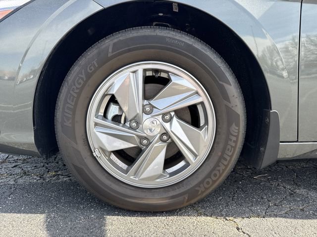 New 2026 Hyundai Elantra SE image 11