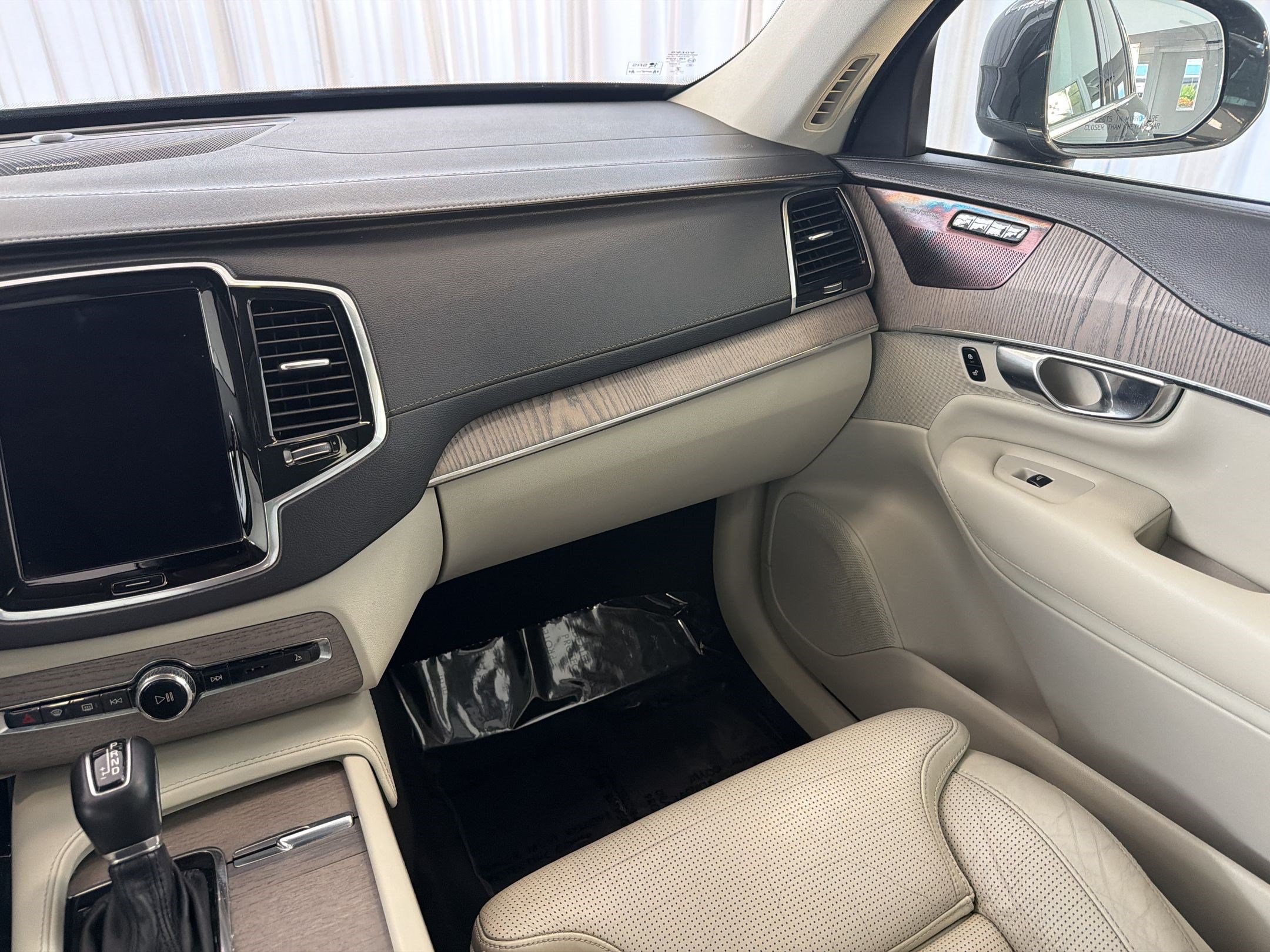 Used 2022 Volvo XC90 T6 Inscription w/ Advanced Package AWD/4WD image 28
