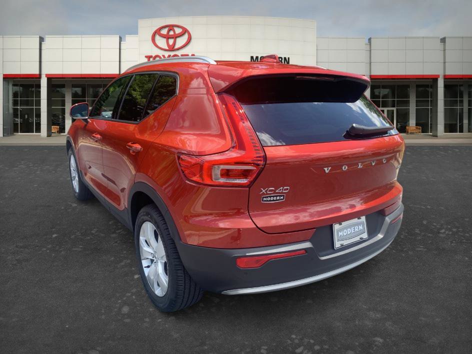 Used 2022 Volvo XC40 T5 Momentum AWD/4WD image 6