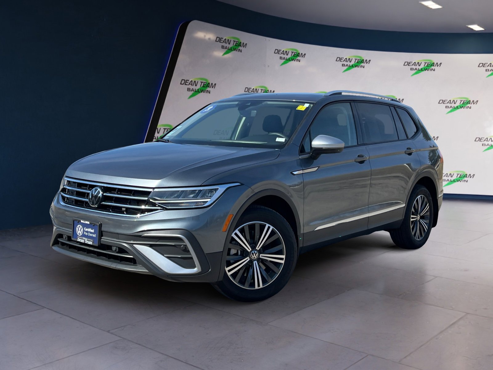 Certified 2024 Volkswagen Tiguan Wolfsburg Edition image 3