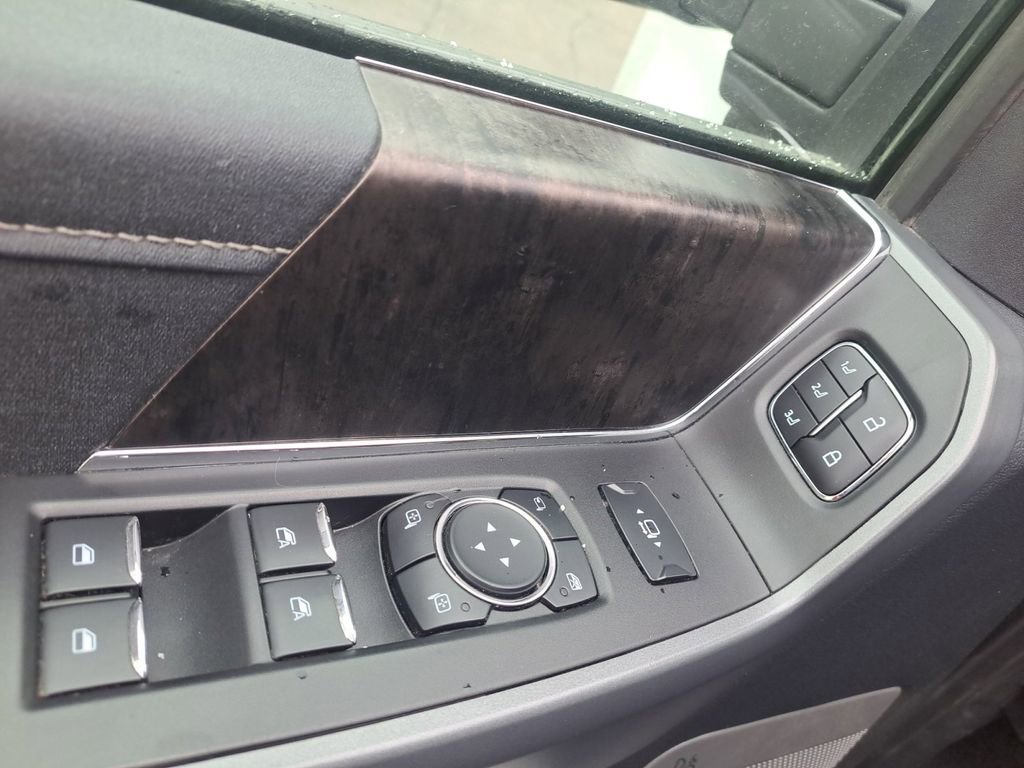 Used 2024 Ford F250 Lariat w/ Lariat Ultimate Package image 25