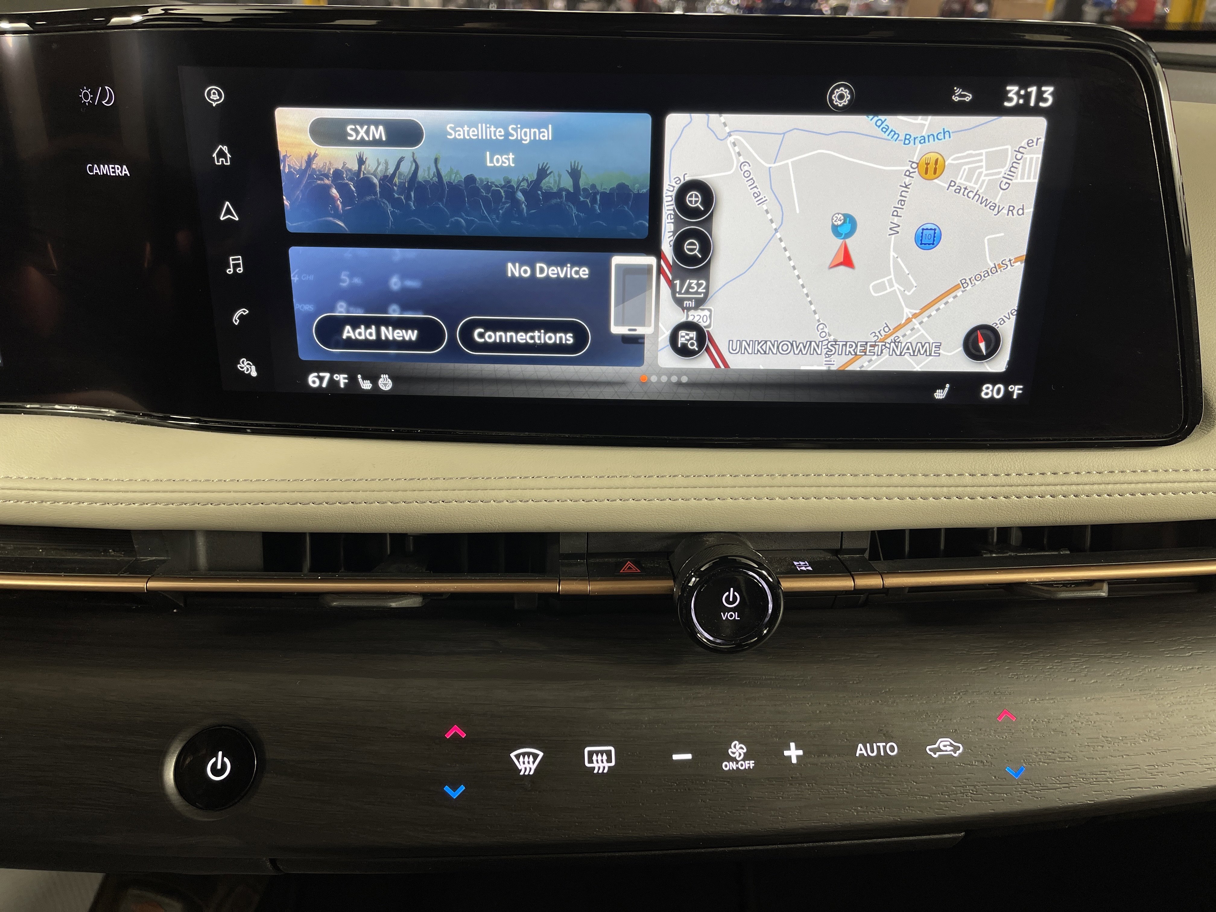 Used 2023 Nissan Ariya FWD image 22