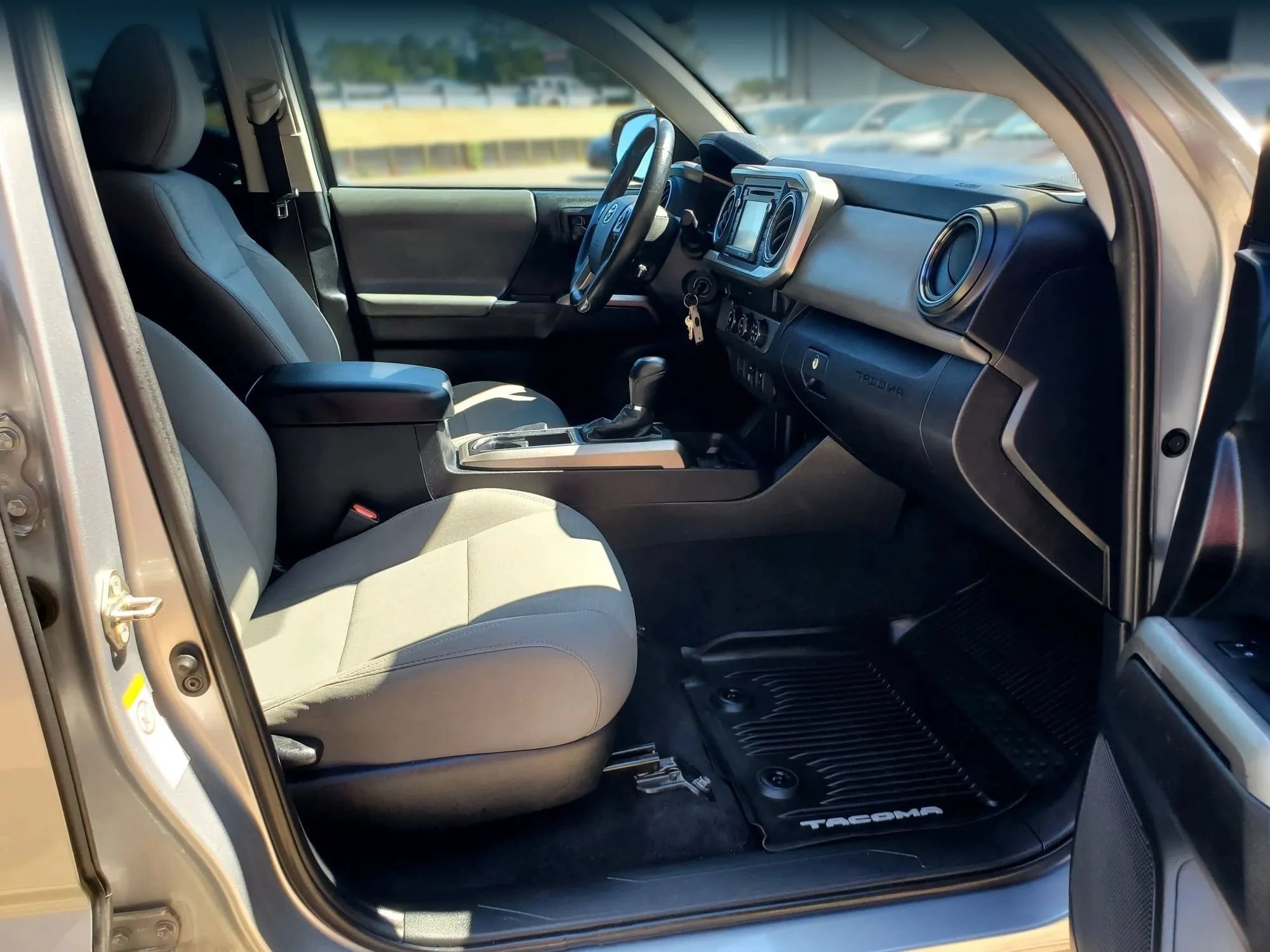 Used 2019 Toyota Tacoma SR5 RWD image 25