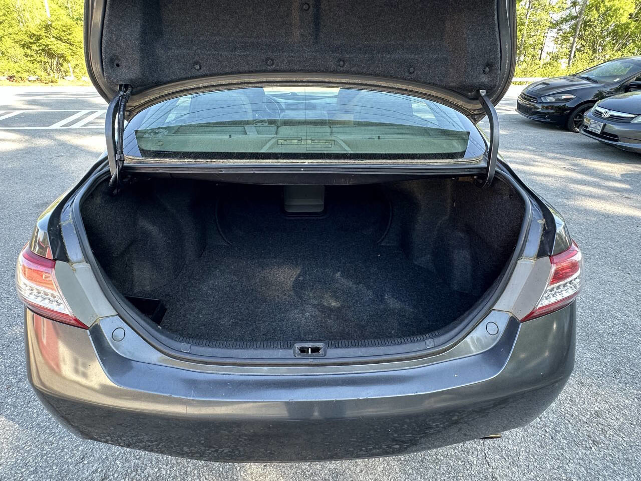 Used 2011 Toyota Camry XLE w/ XLE Extra-Value Pkg #2 image 11