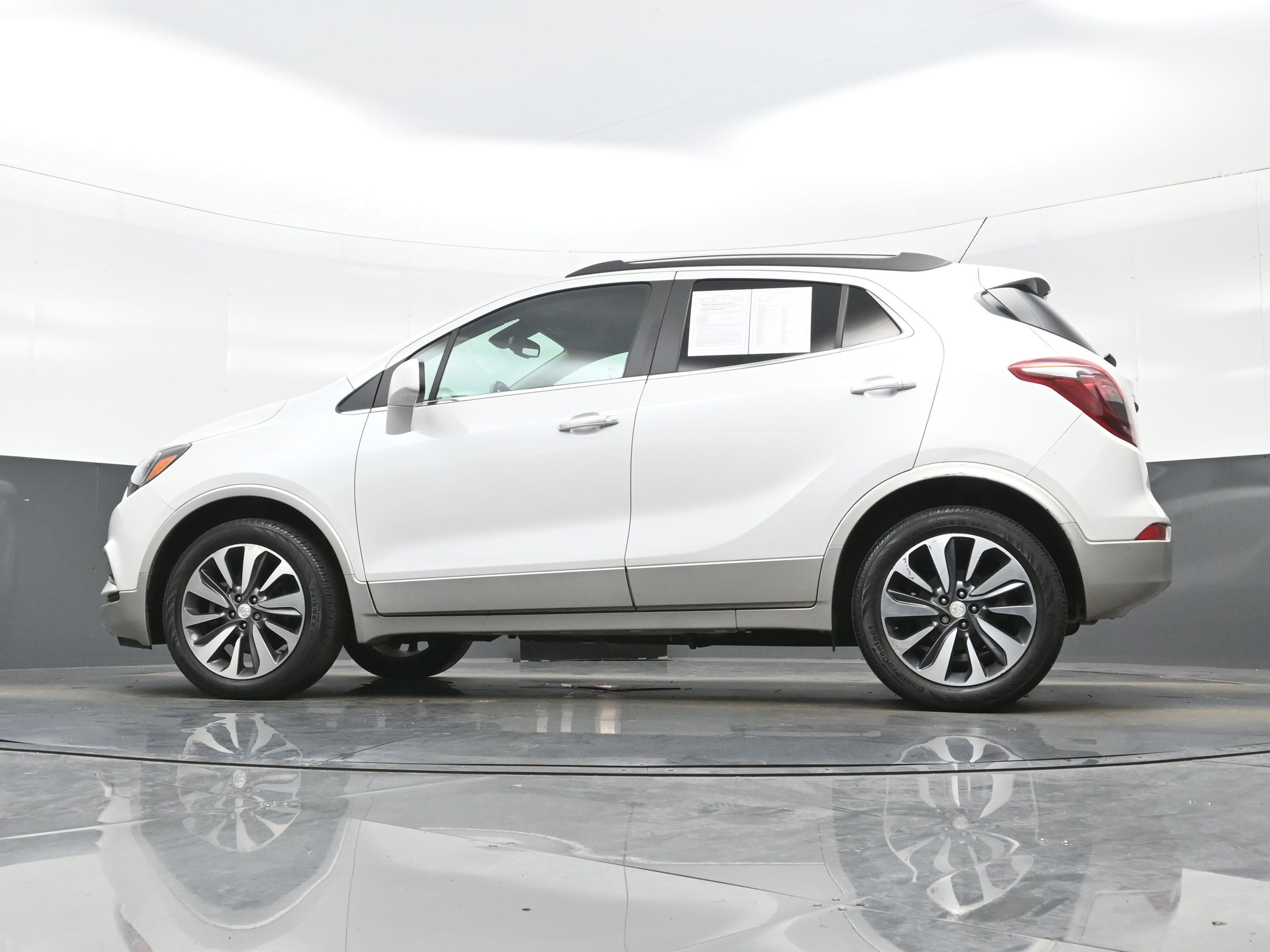 Used 2021 Buick Encore Preferred FWD image 28