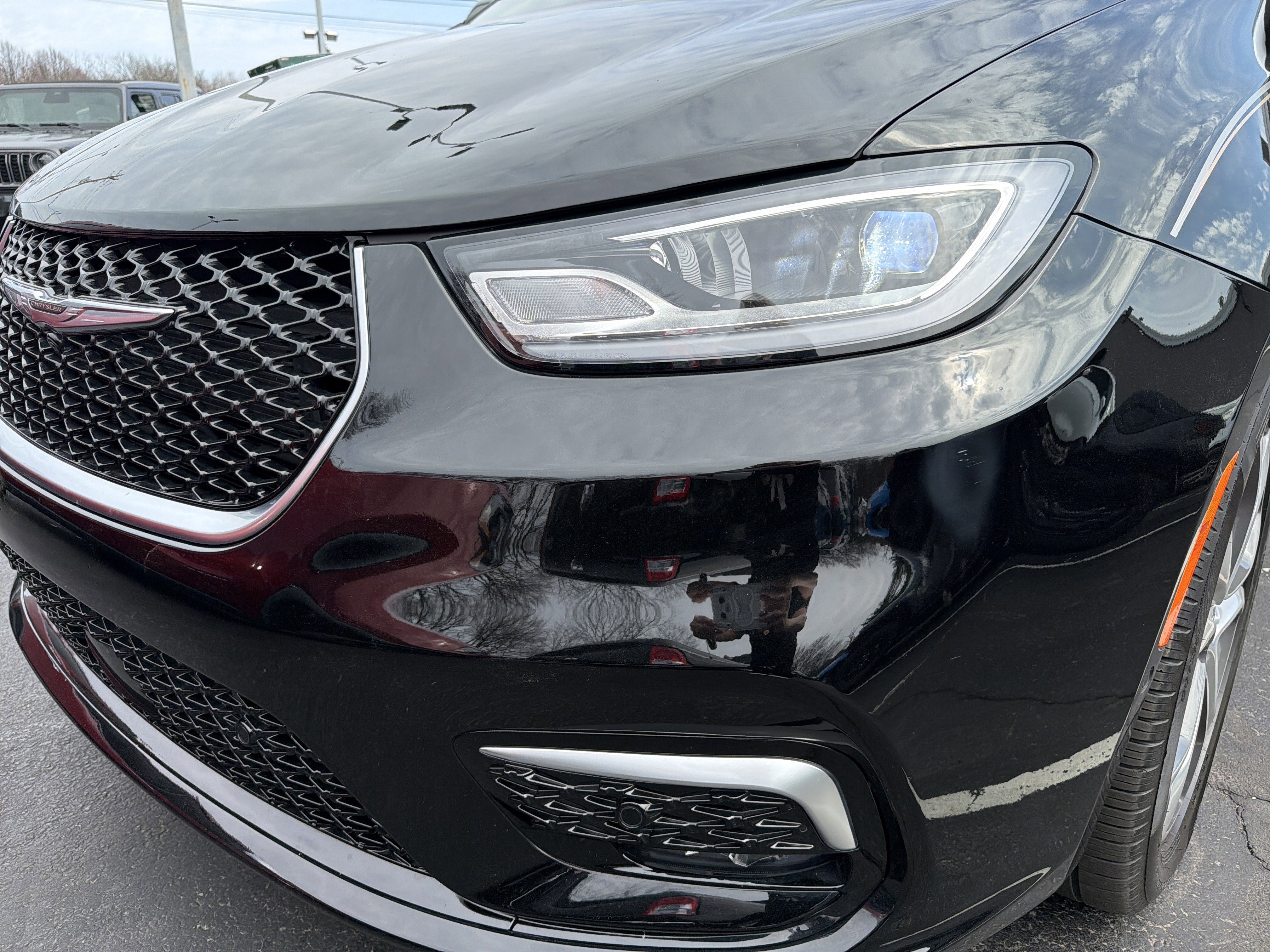 Used 2024 Chrysler Pacifica Pinnacle w/ Trailer Tow Group image 4