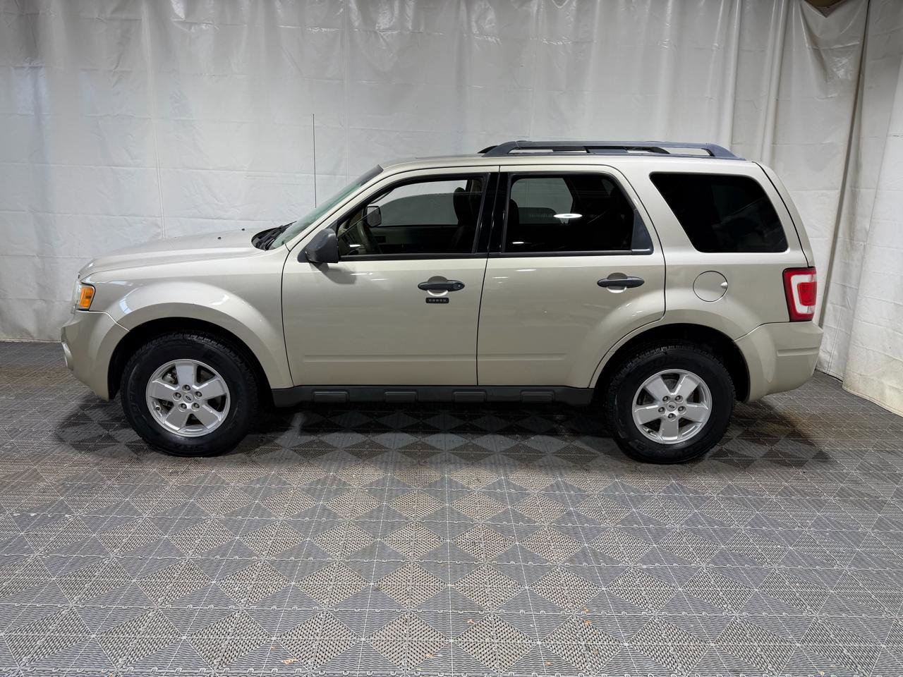 Used 2010 Ford Escape XLT image 5
