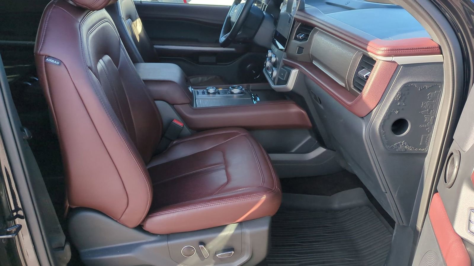 Used 2023 Ford Expedition Limited image 24