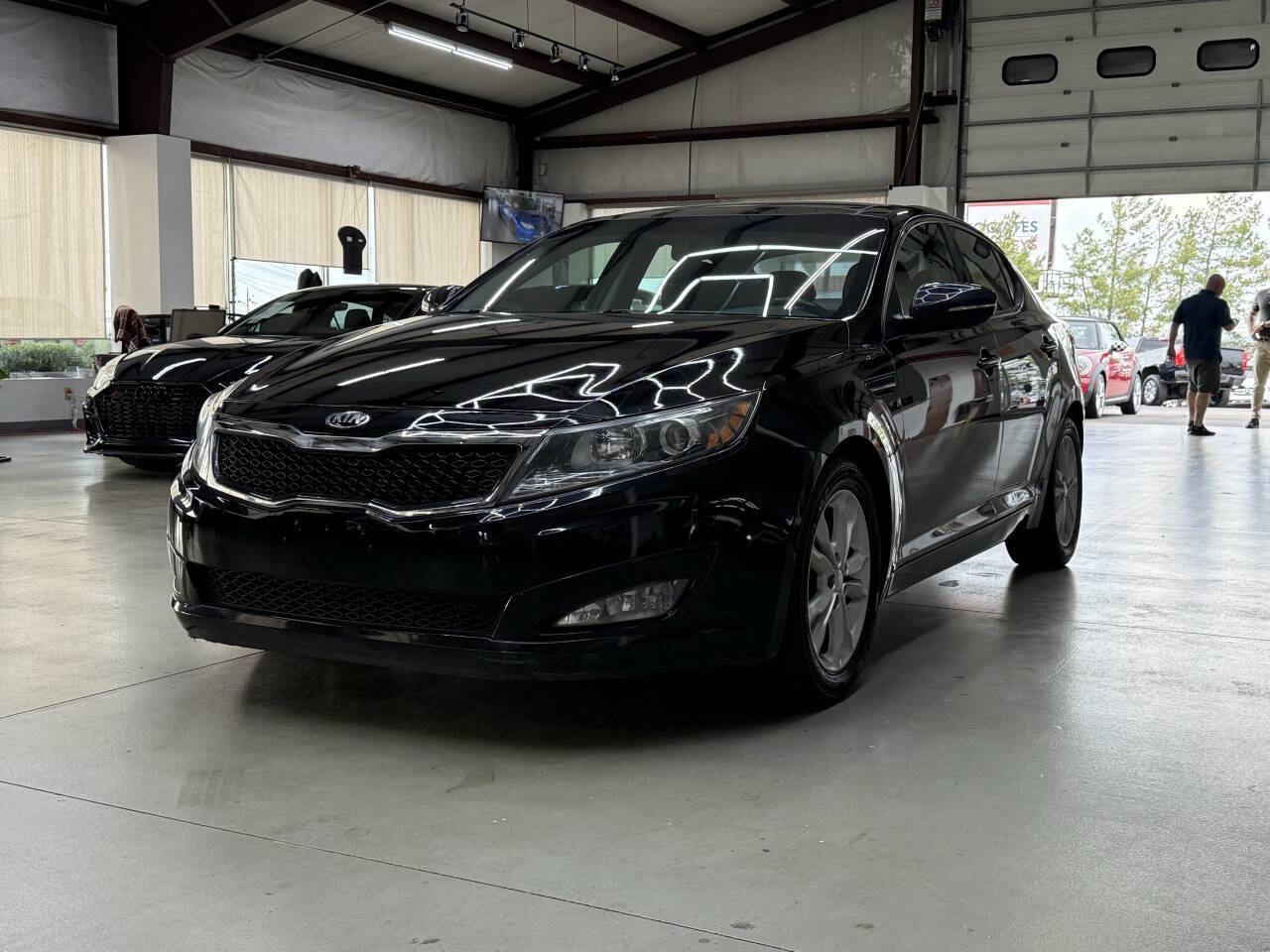 Used 2013 Kia Optima EX w/ Premium Pkg image 3