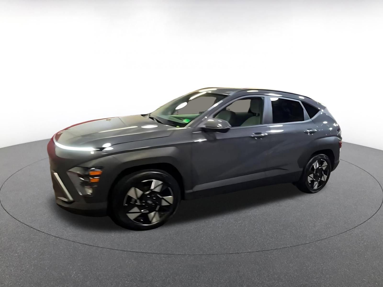 Used 2025 Hyundai Kona SEL image 8
