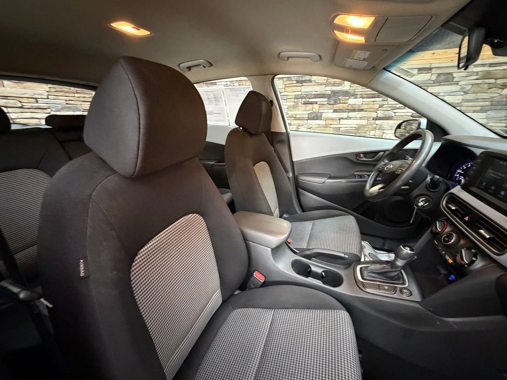 Used 2020 Hyundai Kona SE w/ Cargo Package image 15