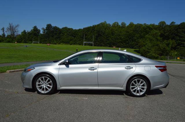 Used 2014 Toyota Avalon Limited FWD image 5