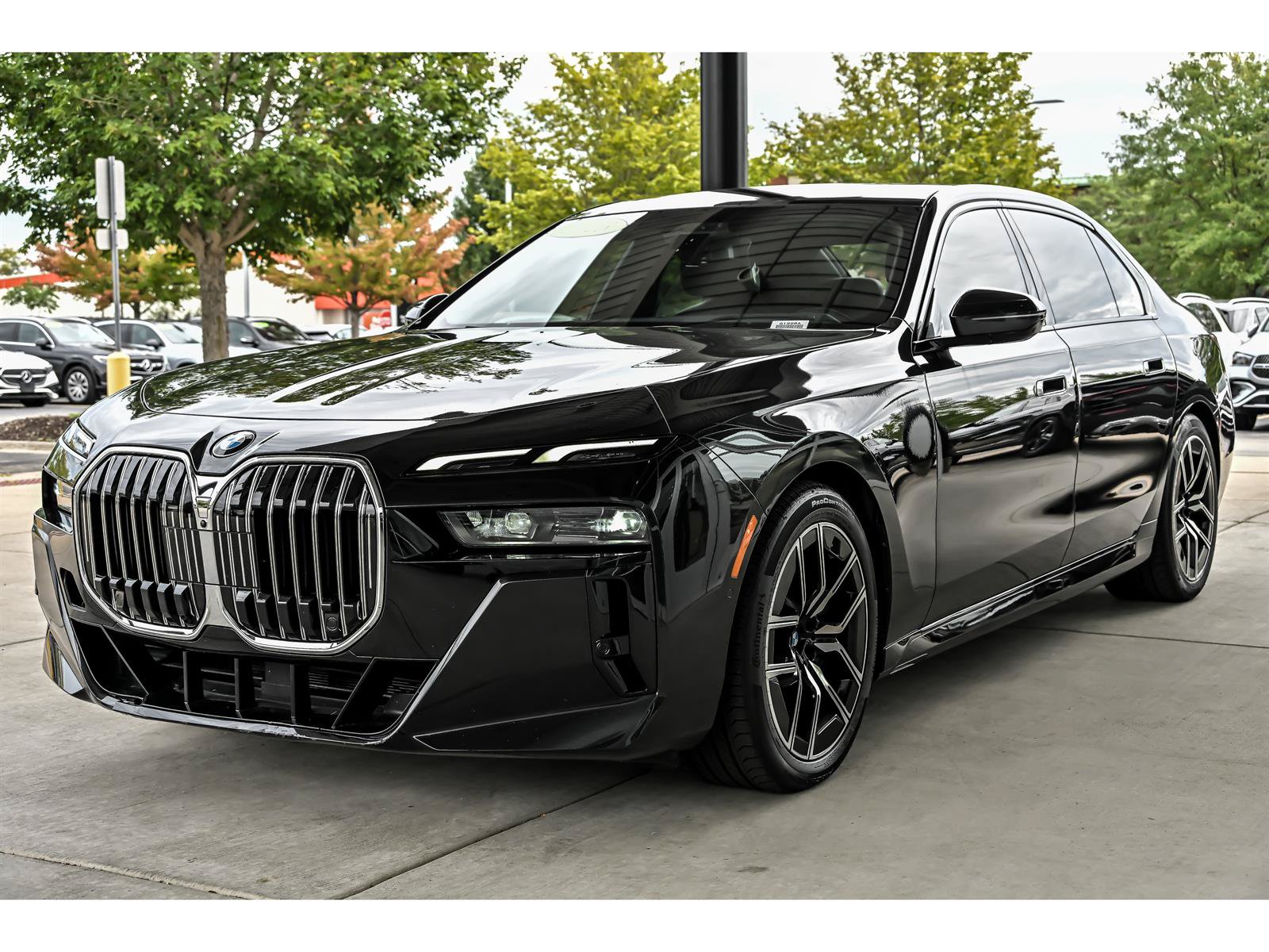 Used 2023 BMW 760i xDrive AWD/4WD image 5