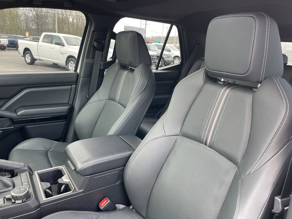 Used 2025 Toyota 4Runner Limited image 16